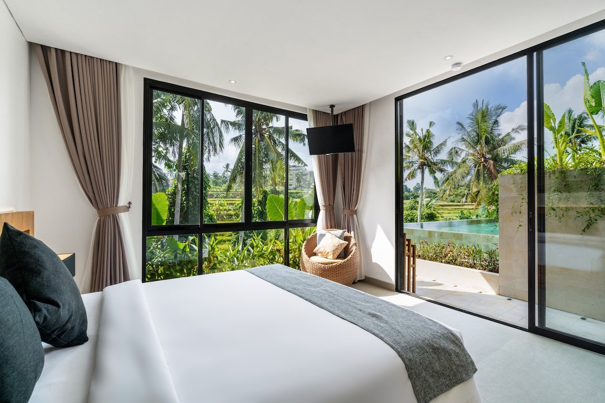 Tanah Yang Jauh : 5 BR Villa w/ Gym & Private Pool gallery image 4