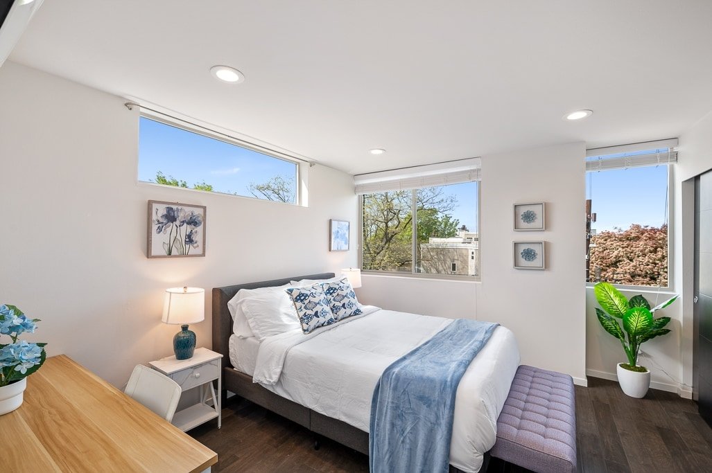 Heart of CapHill, Space needle view, Free parking gallery image 4