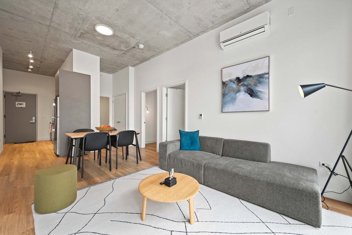 Family-Friendly 4BR in Lincoln Park, Safe Area gallery image 2