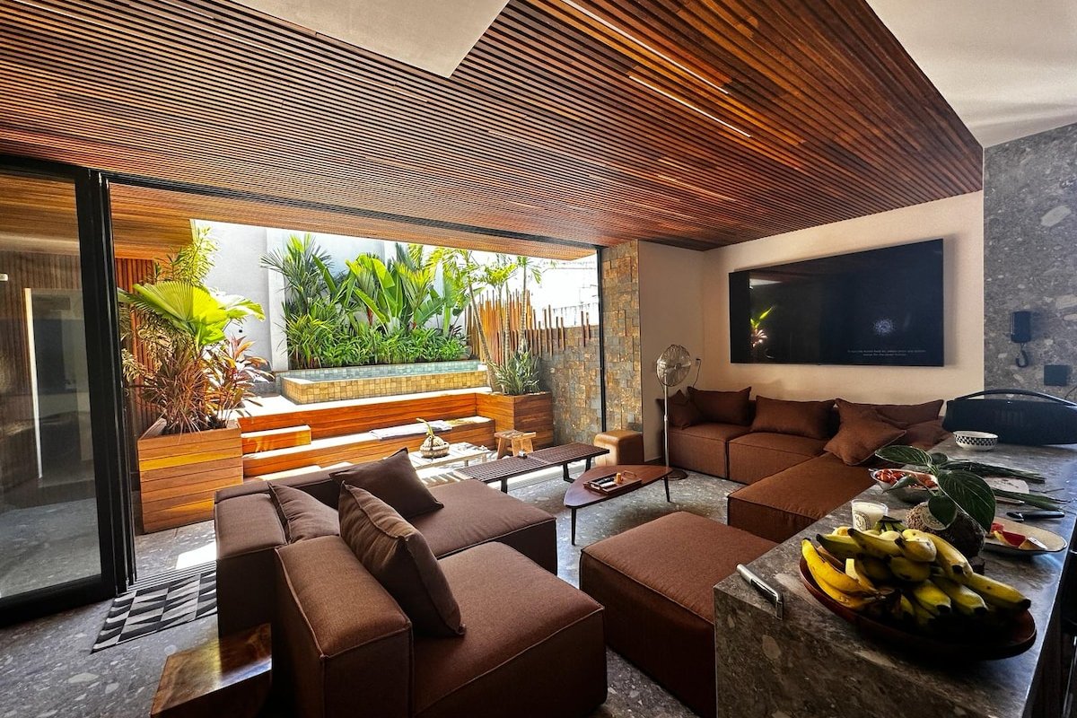 Seaview rooftop with private heated pool &barbecue gallery image 5