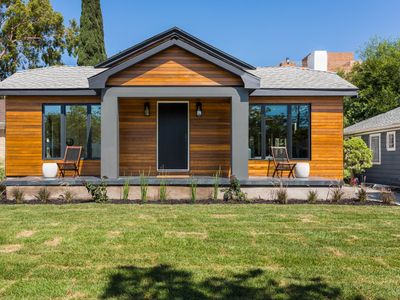 Modern Larchmont Village Bungalow – Pool – Firepit