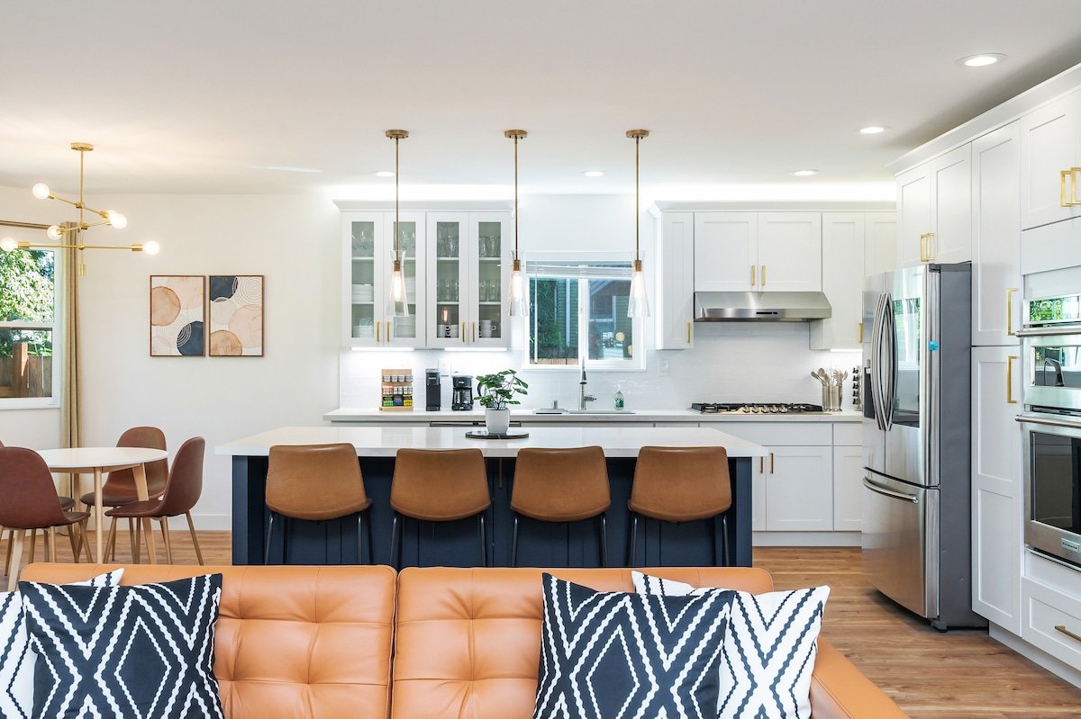 6B/4BA SFH in Leschi w/Backyard 8 Beds Sleeps 16 gallery image 2