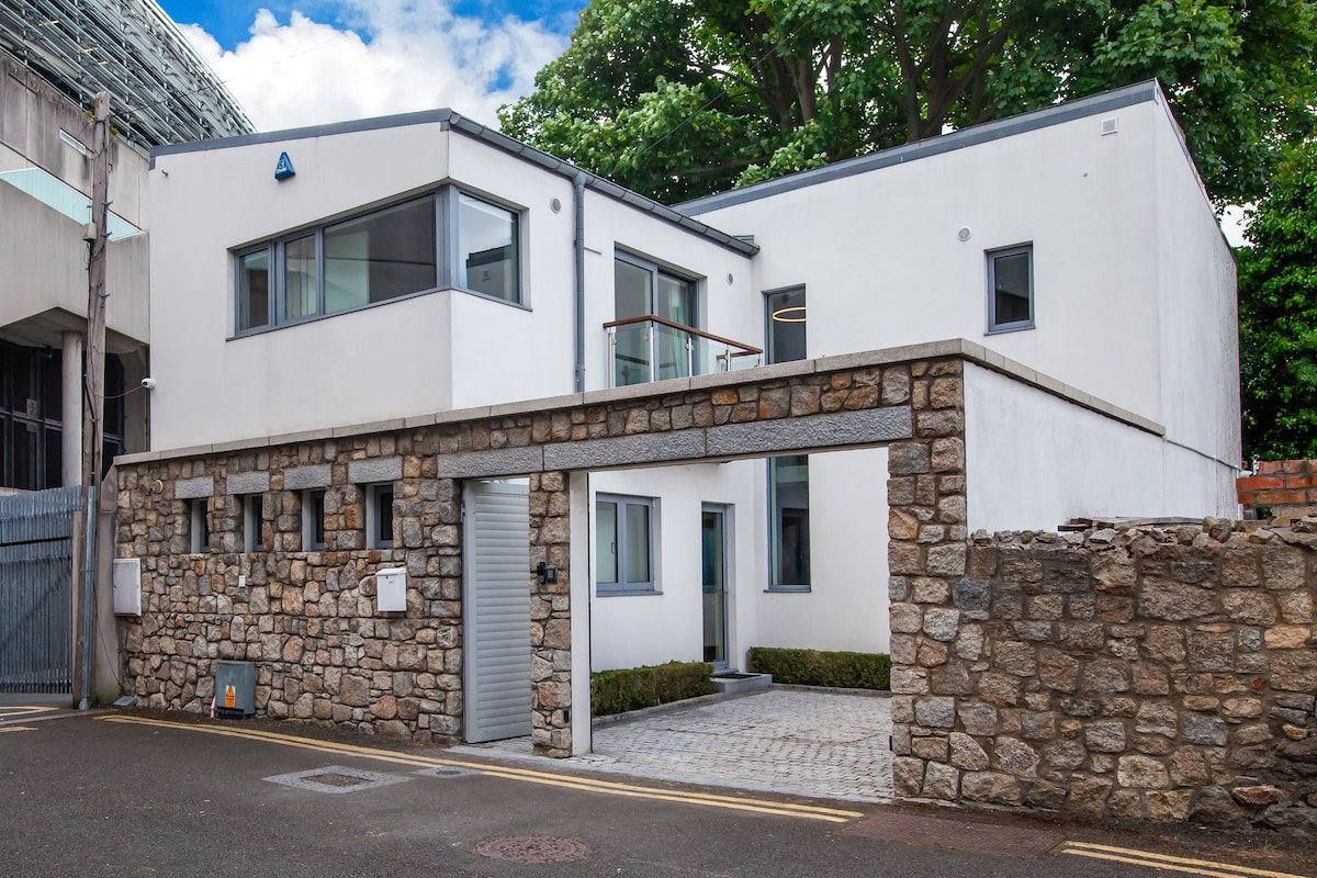 Aviva Stadium Mews House- sleeps 6 #avivamews gallery image 3