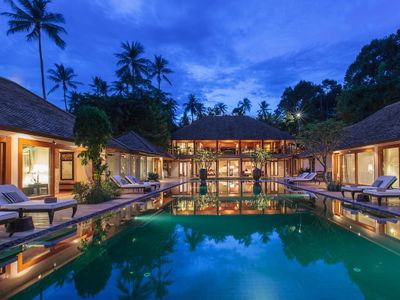 Beachfront, lap pool, 2 master BR, kids room, chef