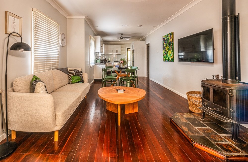 Quiet House in a Green Space gallery image 4