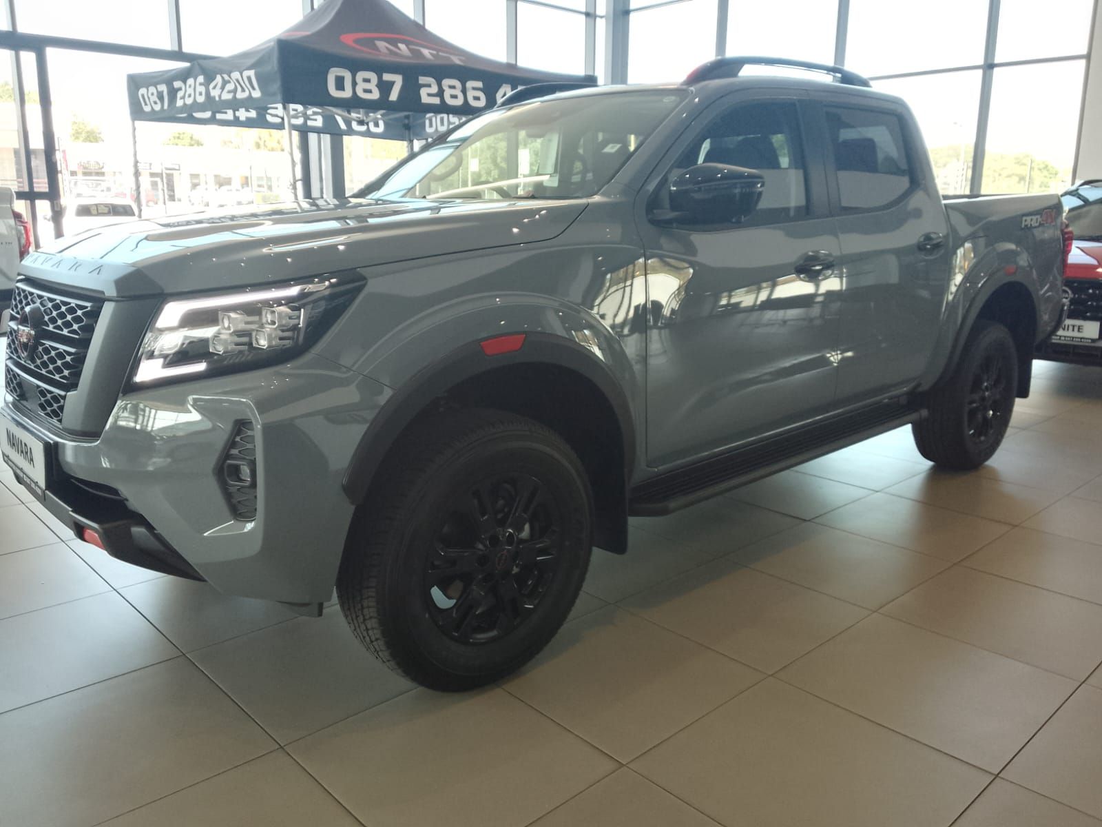 NISSAN NAVARA 2.5DDTI PRO-4X 4X4 A T D C P U for Sale in South Africa