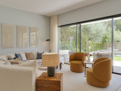 Cascais Contemporary Villa by Cadenzalux