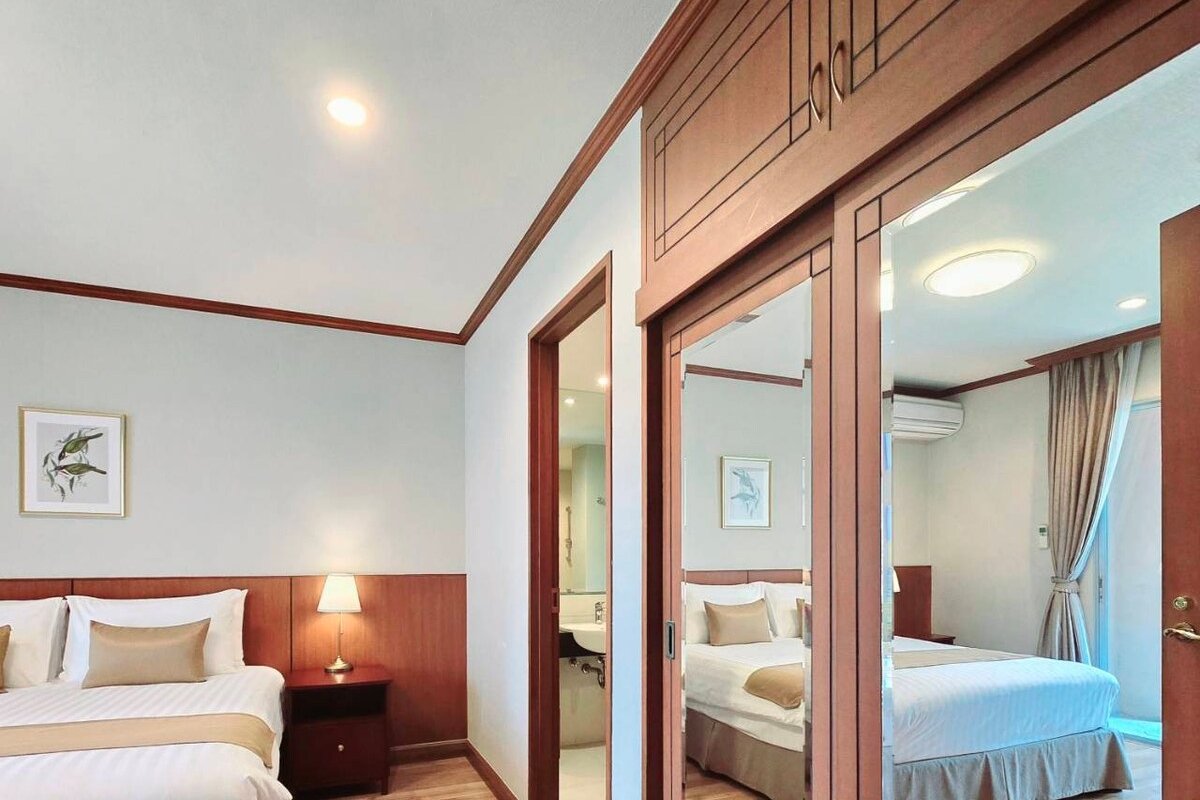 Lavish Luxe 2-Bedroom Suite Balcony Thonglor gallery image 3