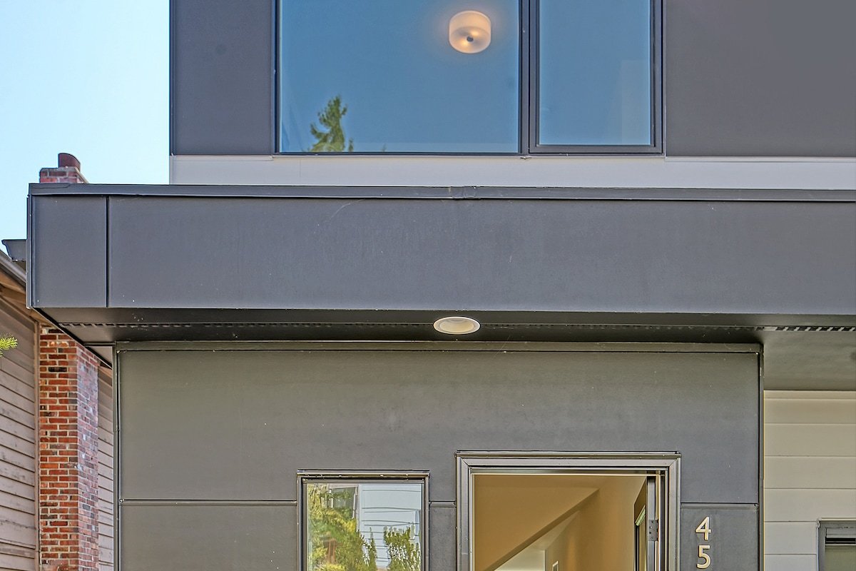 Gus II – Rooftop Hot Tub – Modern 5br/4bth Home gallery image 5