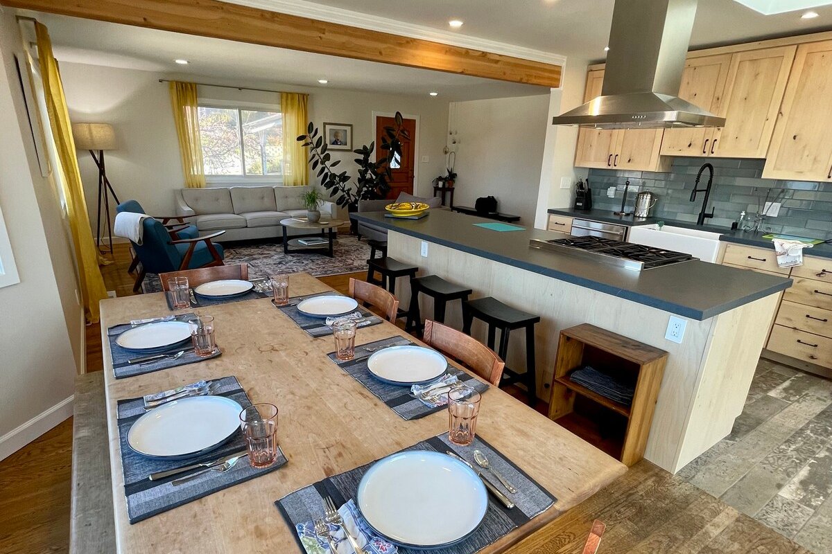 Beautiful Seaside Retreat. gallery image 5