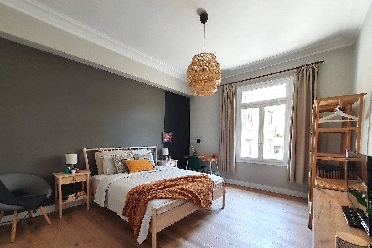 Artistic Apartment Next to The Acropolis III gallery image 4