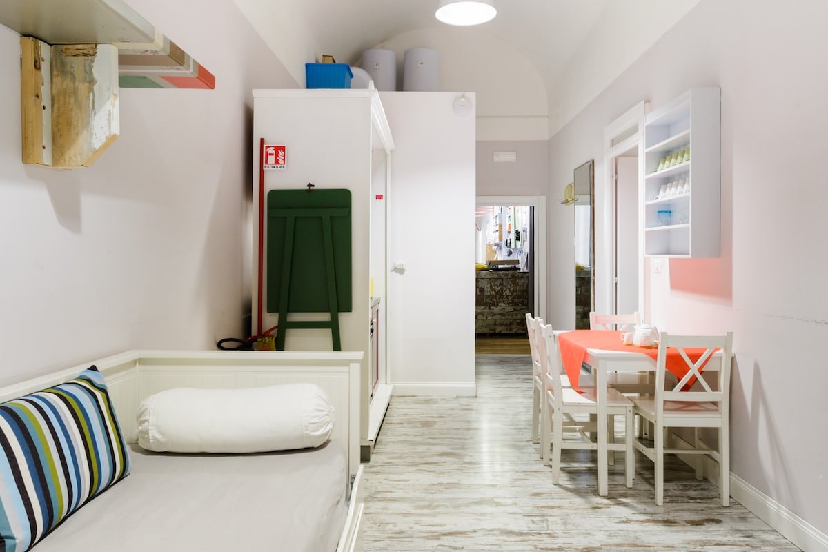 The Bellini Beauty: entire boutique hotel, 6 rooms gallery image 5