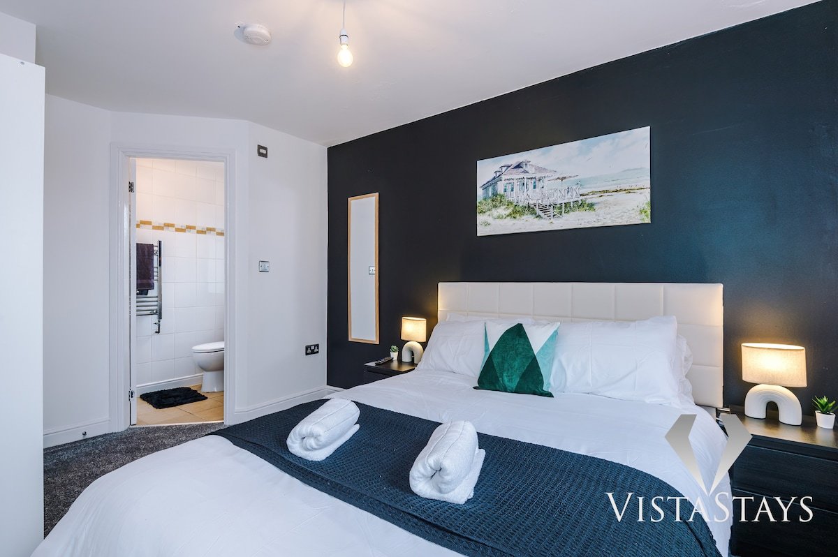 *Last Min Escape!* Netflix | Parking | Pool Table gallery image 3