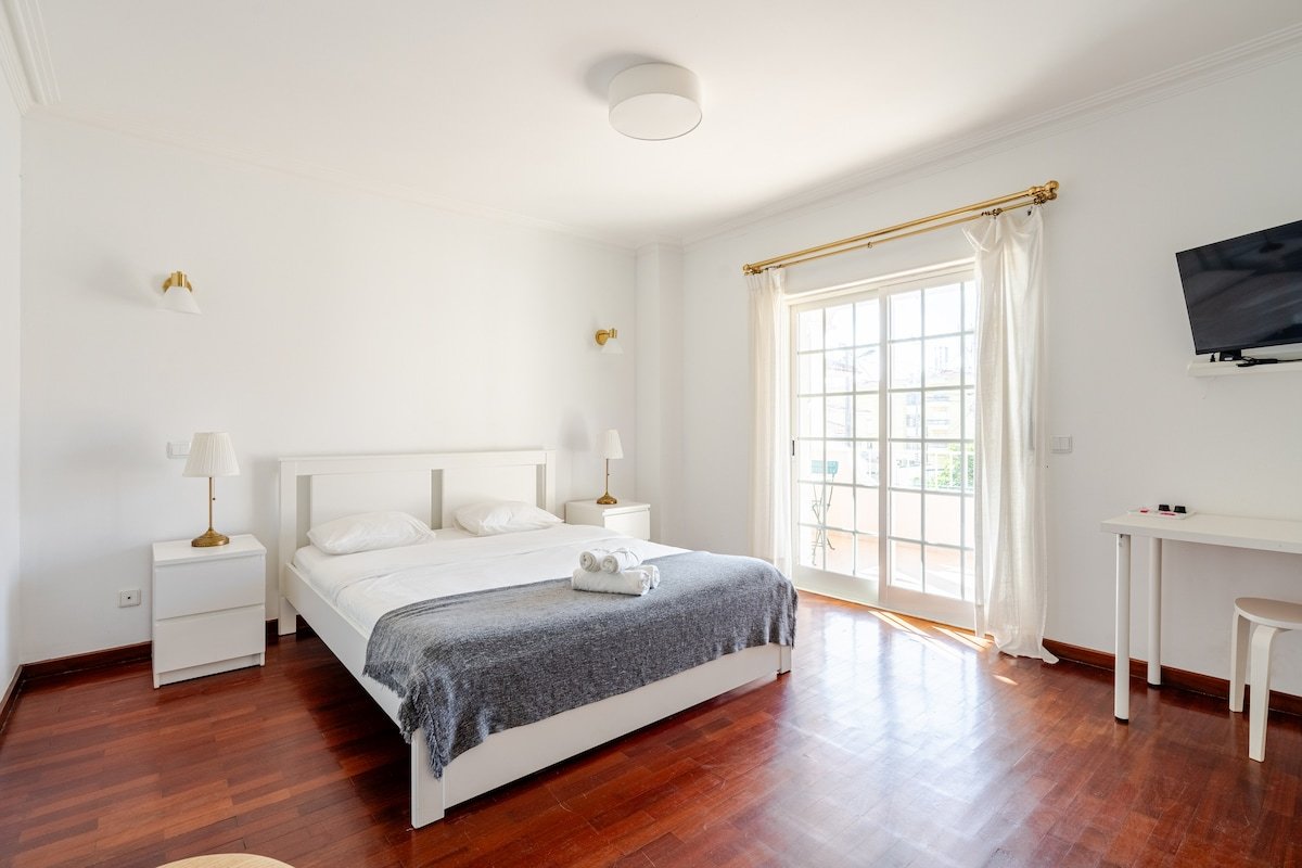 Cascais swiming pool Alvide guest house gallery image 4