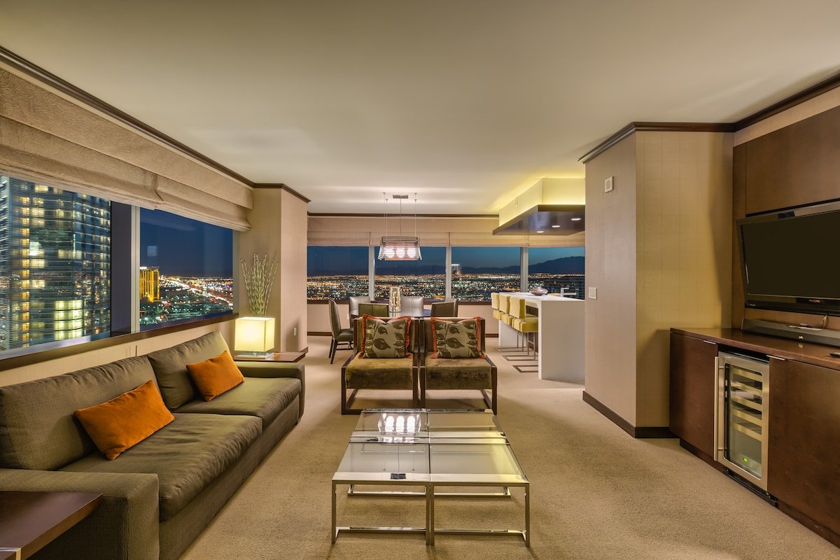 Biggest Vdara Penthouse! 2+BR Stunner Strip Views! gallery image 2