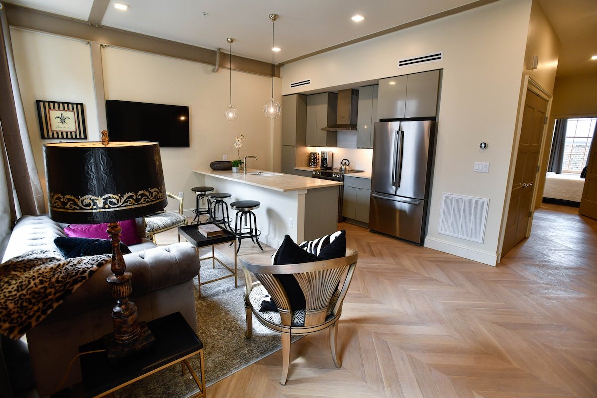 “The Rouzan” Unique 2 BD/ 2 BATH gallery image 3