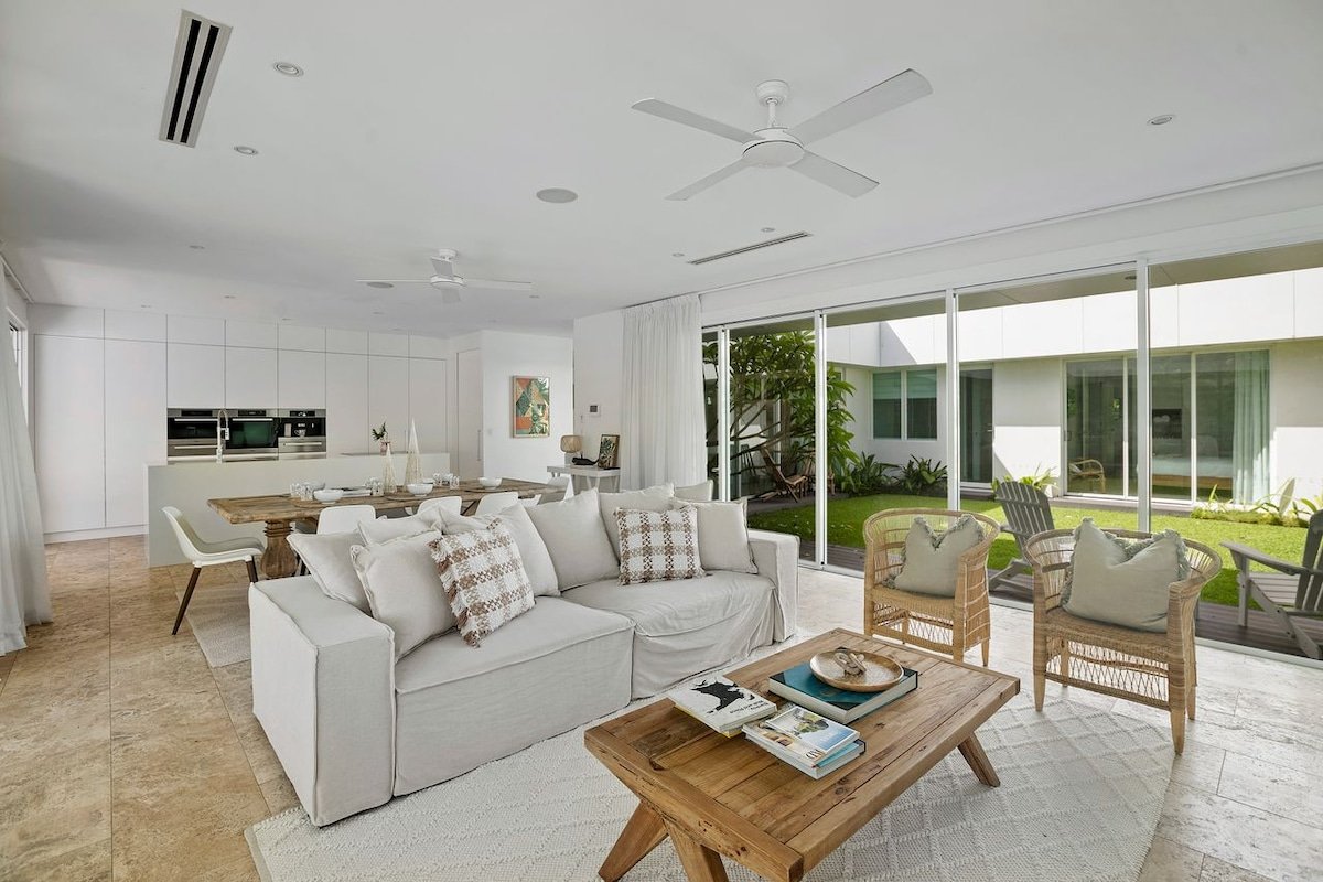 Casa Luxe – Infared Sauna + Heated Pool gallery image 4