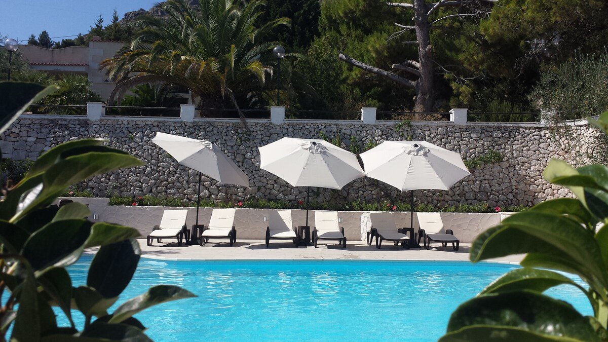 CHARMING PUGLIA VILLA SIMONE gallery image 4