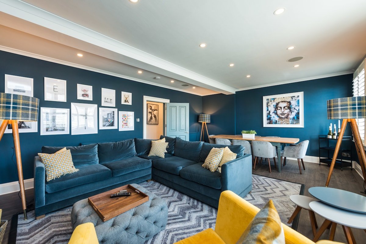 Stylish and chic apartment on Charlotte Square gallery image 2