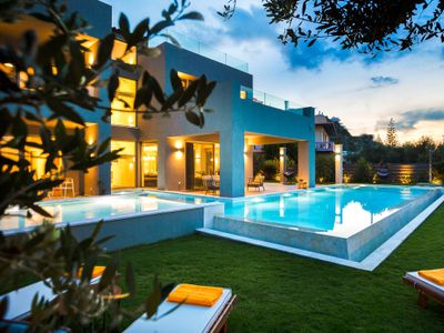 VIP Villa Sissy, heated pool, close to the beach