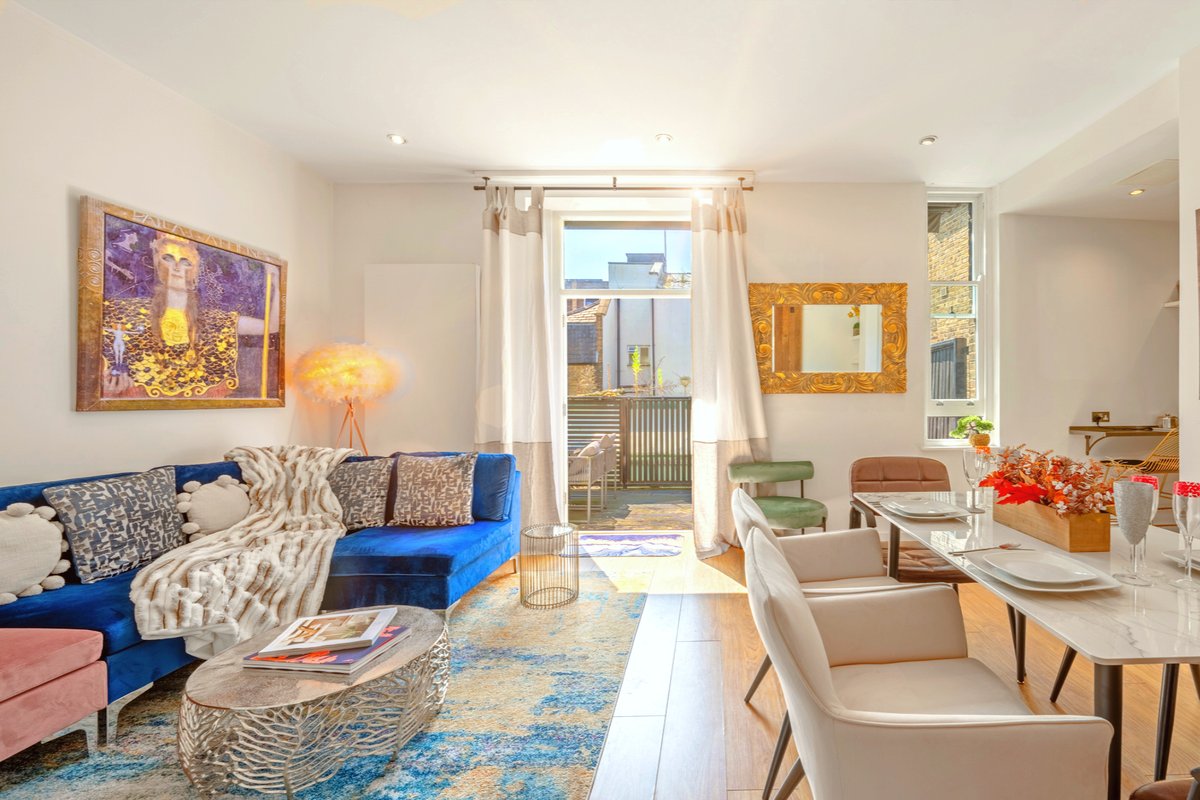 DESiGNER Victorian Flat with HUGE Terrace