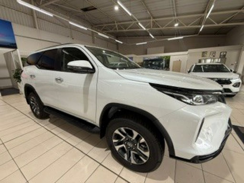 TOYOTA FORTUNER 2.4GD-6 R B A T for Sale in South Africa