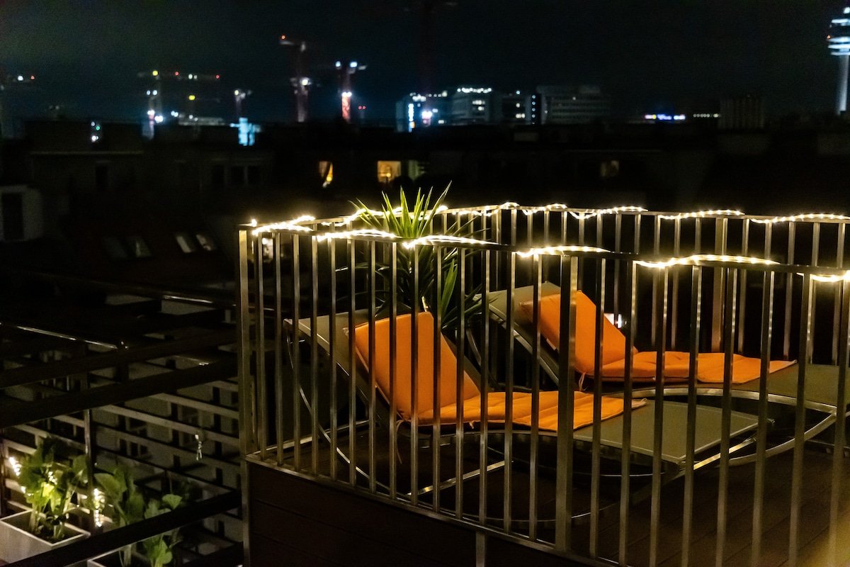 Central Penthouse Lux*Jacuzzi*Sauna*Terrace*Garage gallery image 4