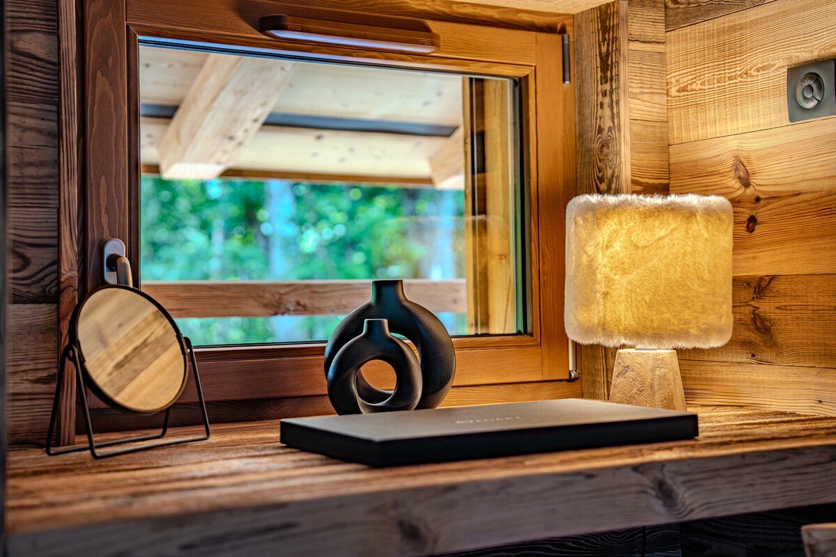 Luxury Chalet with Sauna & Jacuzzi in Megeve peace gallery image 5