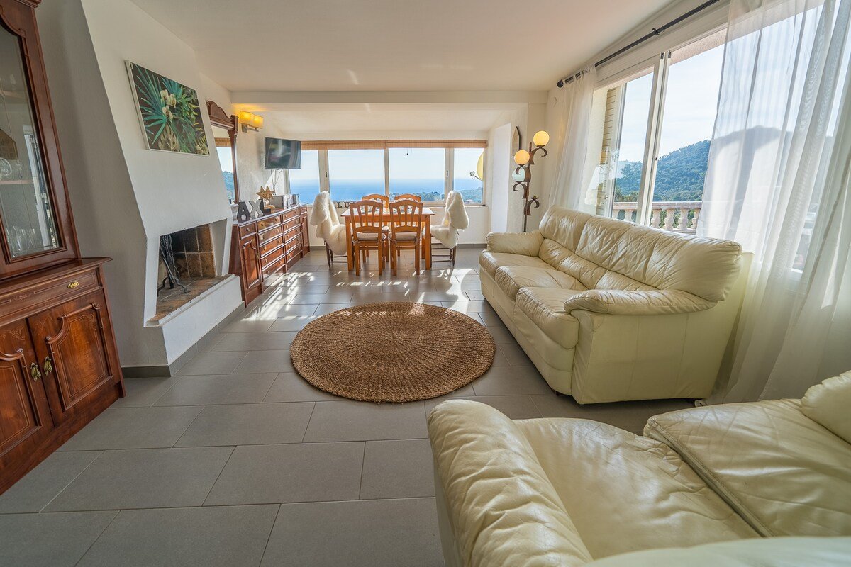 Villa Vista – Sea View, BBQ, Pool & A/C gallery image 3