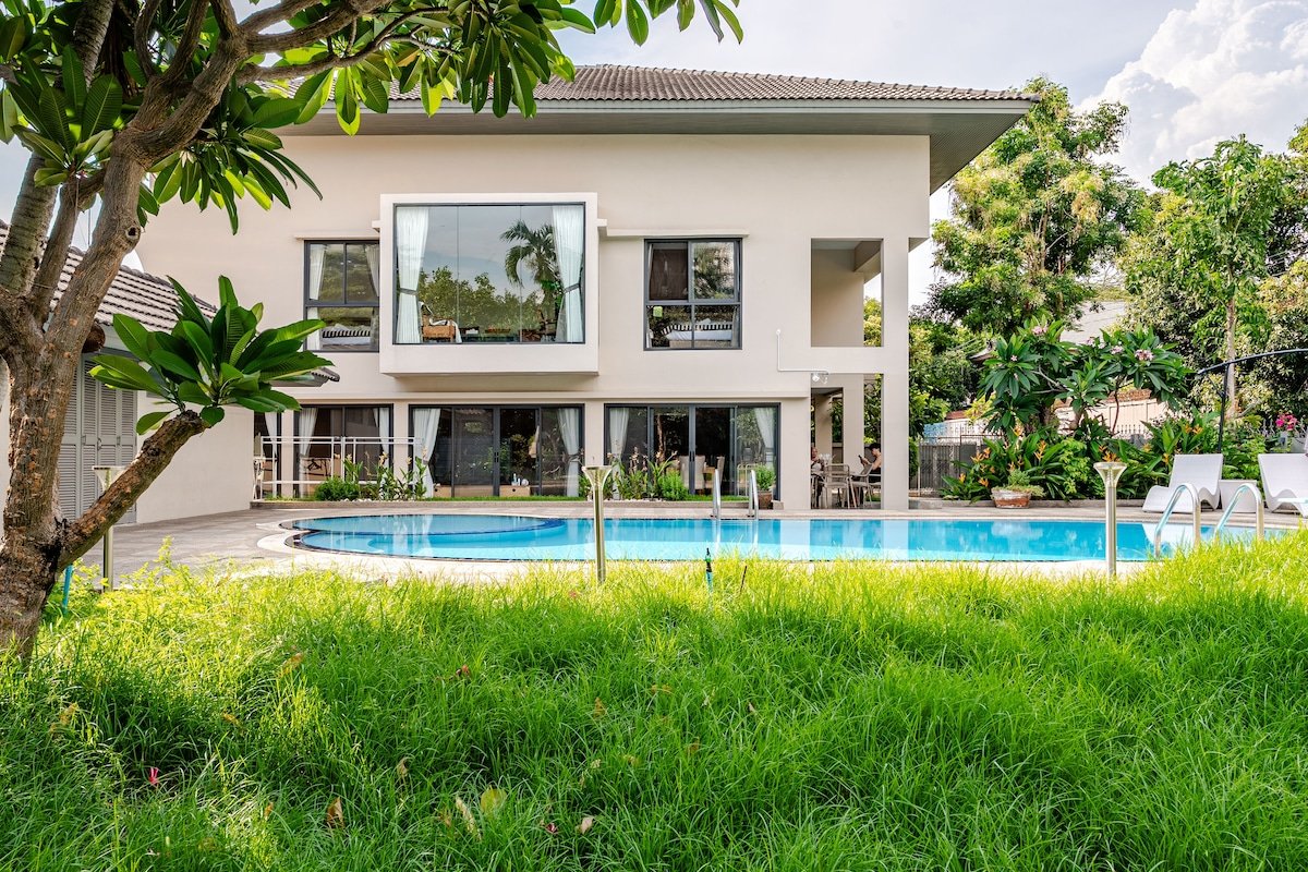 5BR Villa with Private Pool | Sukhumvit｜10mins BTS gallery image 3