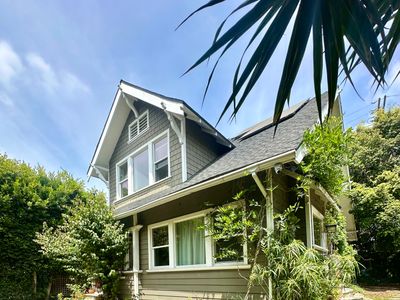 Oasis in Hollywood with parking