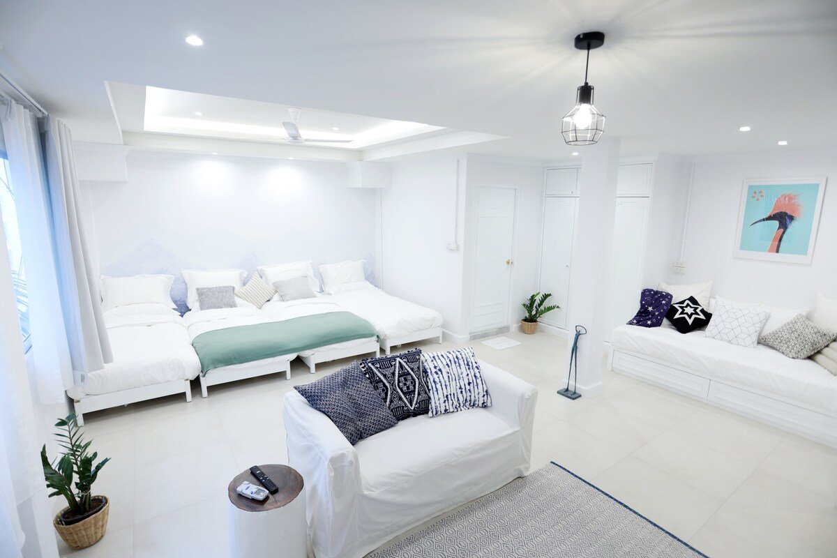 mali. 1MIN to Ploenchit BTS/ 4BR Duplex Penthouse gallery image 4
