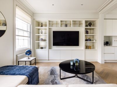 Mr Belgrave Deluxe AirCon Available