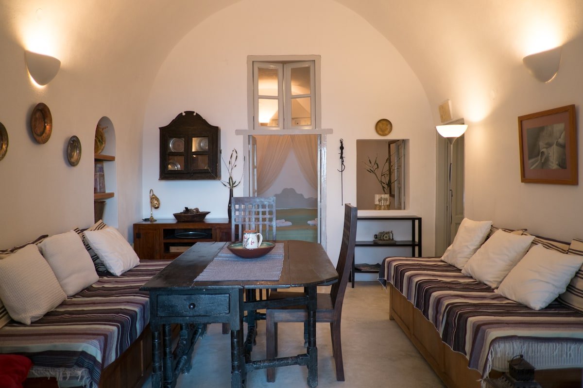 Zoe Aegeas private cave villa gallery image 5