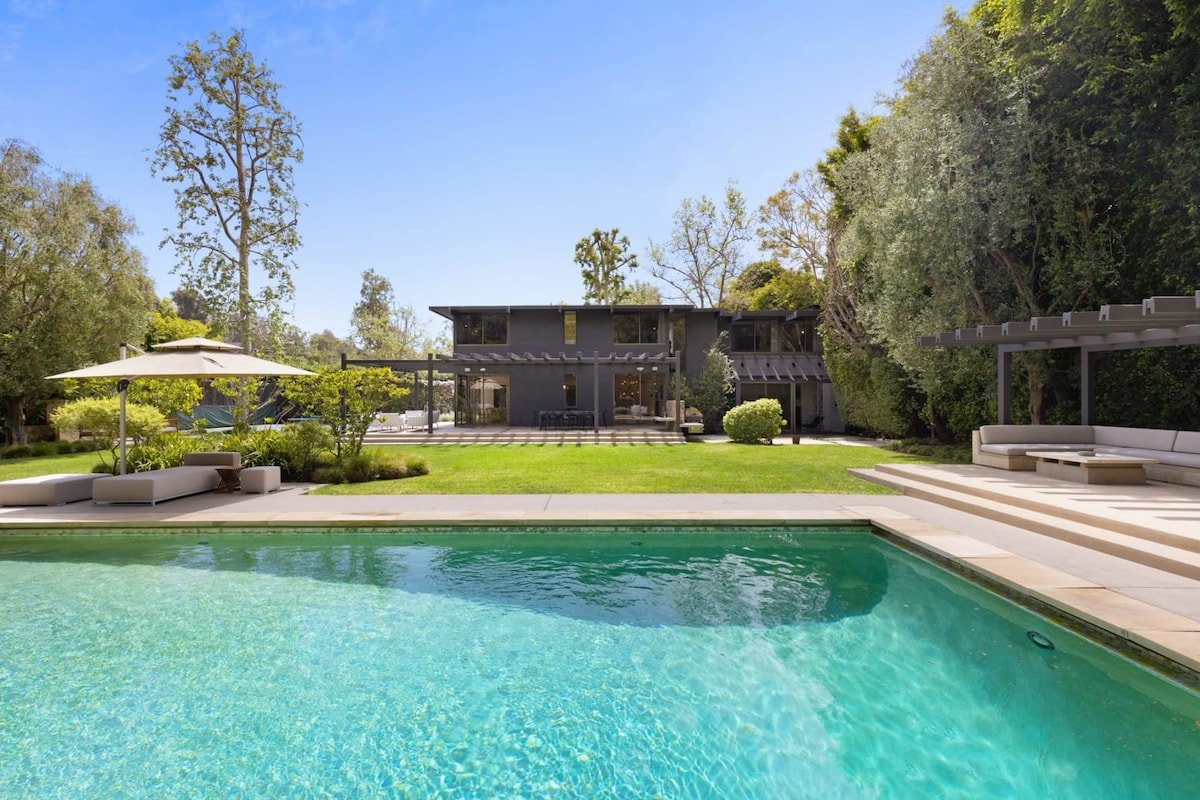 Malibu Reserve by Stay Awhile Villas gallery image 3