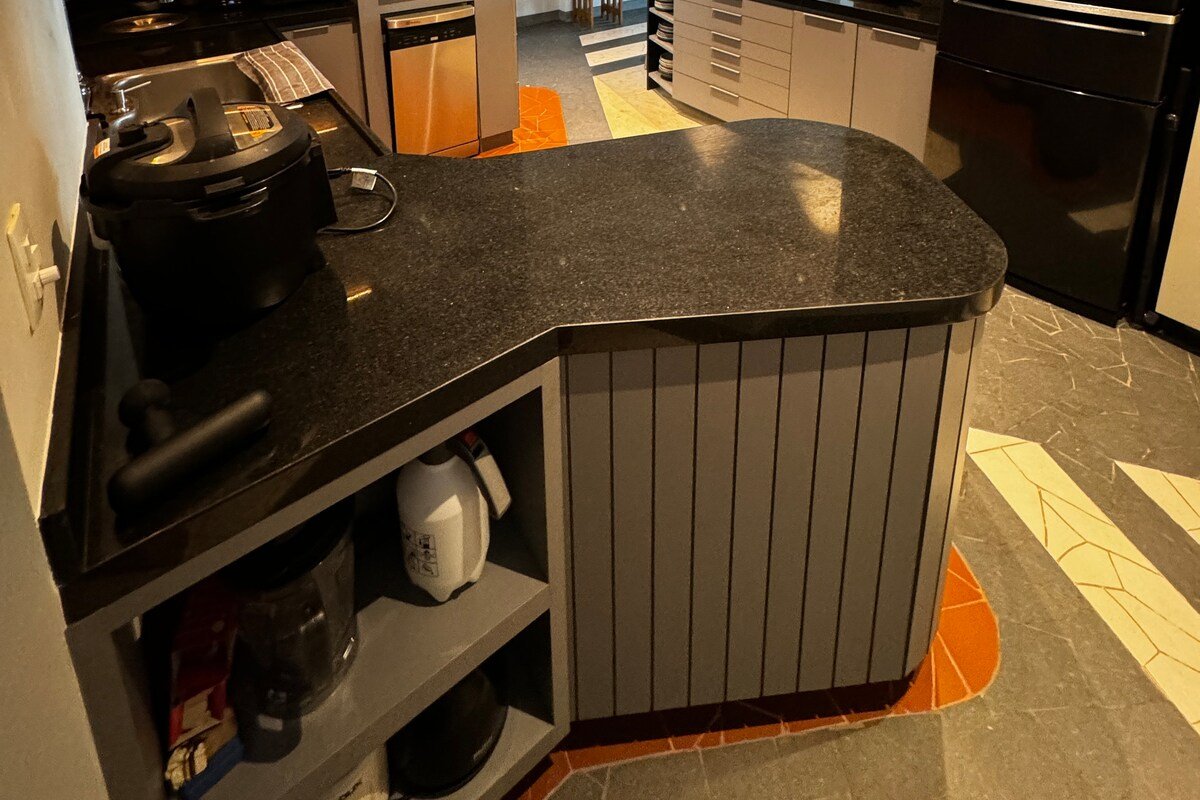 Stunning 3bd: All Brazilian Design Copa Beachfront gallery image 4