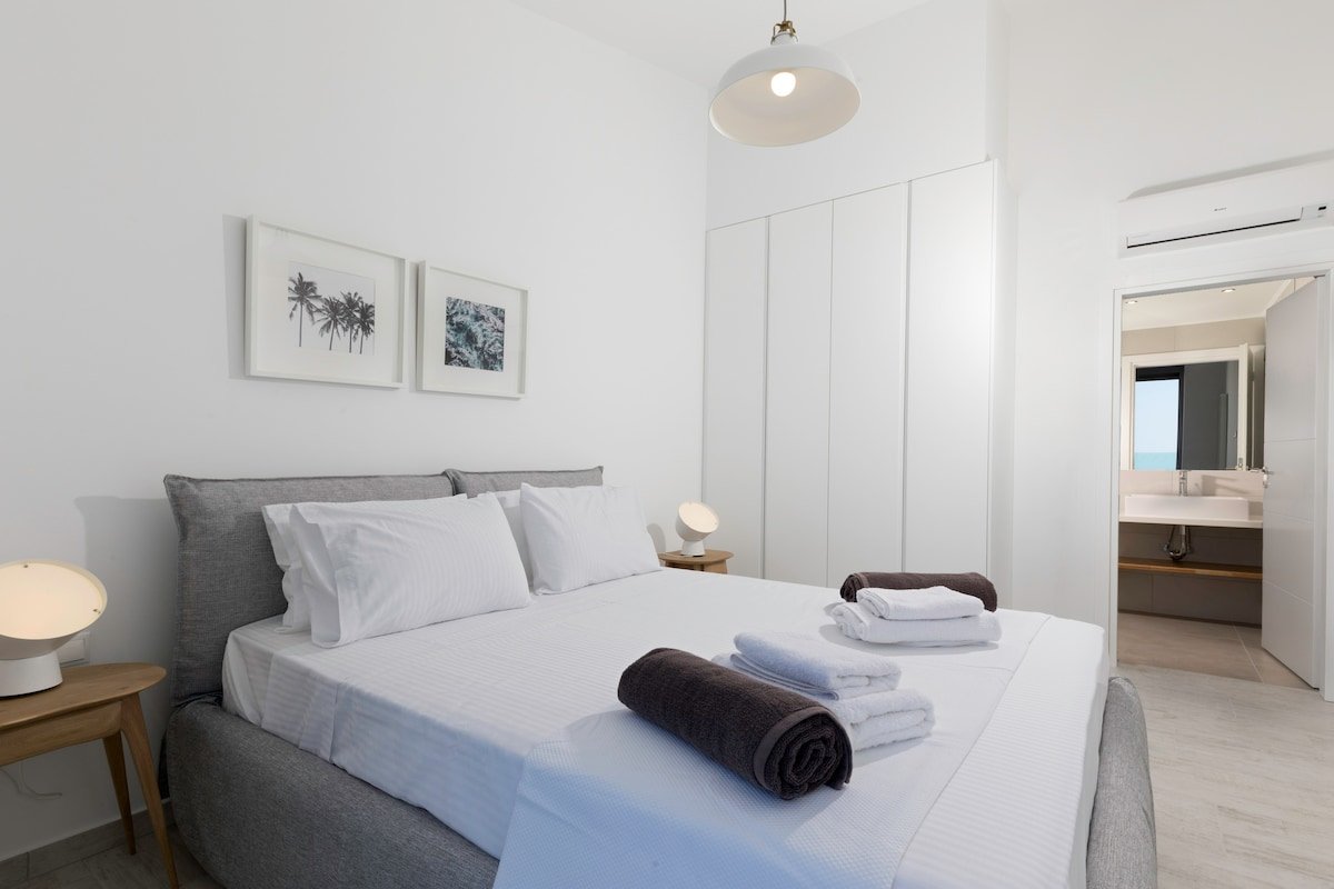 Villa Crystal in Lindos with private HEATED pool gallery image 4