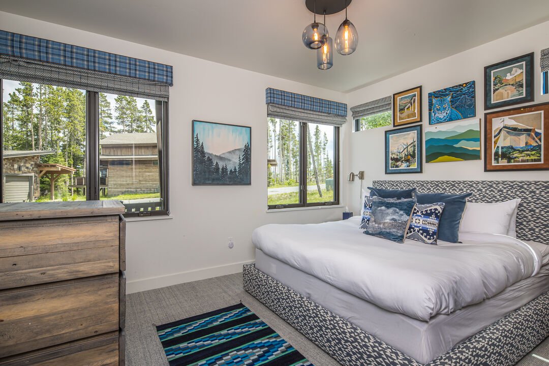 Luxury Moonlight Basin Retreat | Ski-In/Ski-Out + gallery image 4