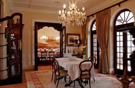 Photo 2 of Le Jardin Villa accommodation in Stellenbosch, Cape Town with 4 bedrooms and 4 bathrooms