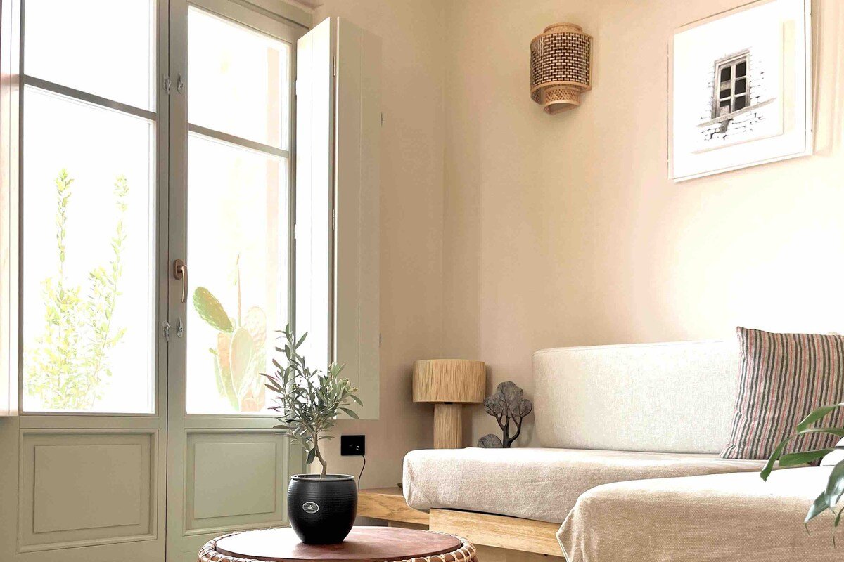 Pink Freud Villa |Superior | Pool | Sunset View gallery image 4