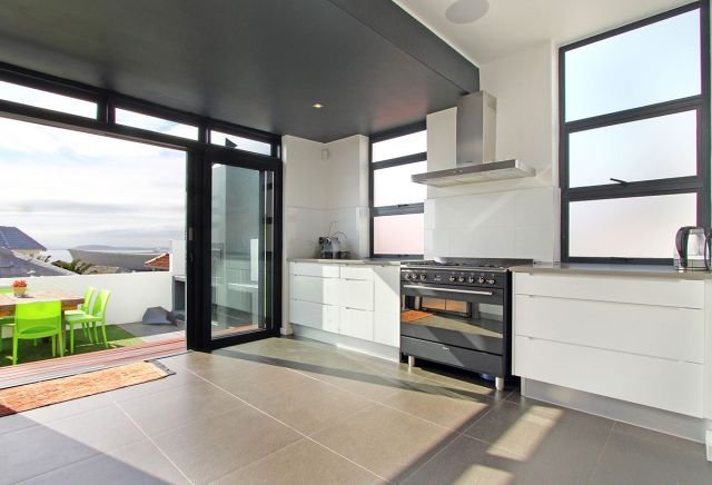 Lifestyle, mountain, sea and stadium views gallery image 3