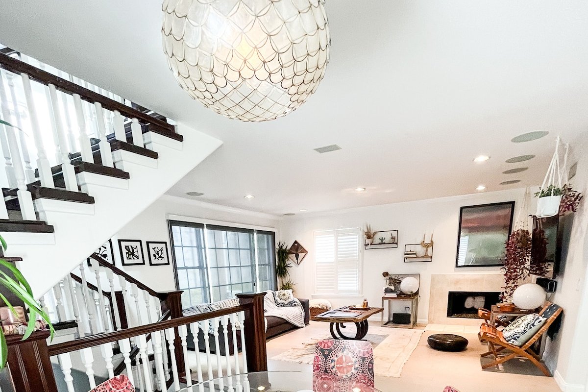 3 Story hideaway right in the Heart of Venice gallery image 5