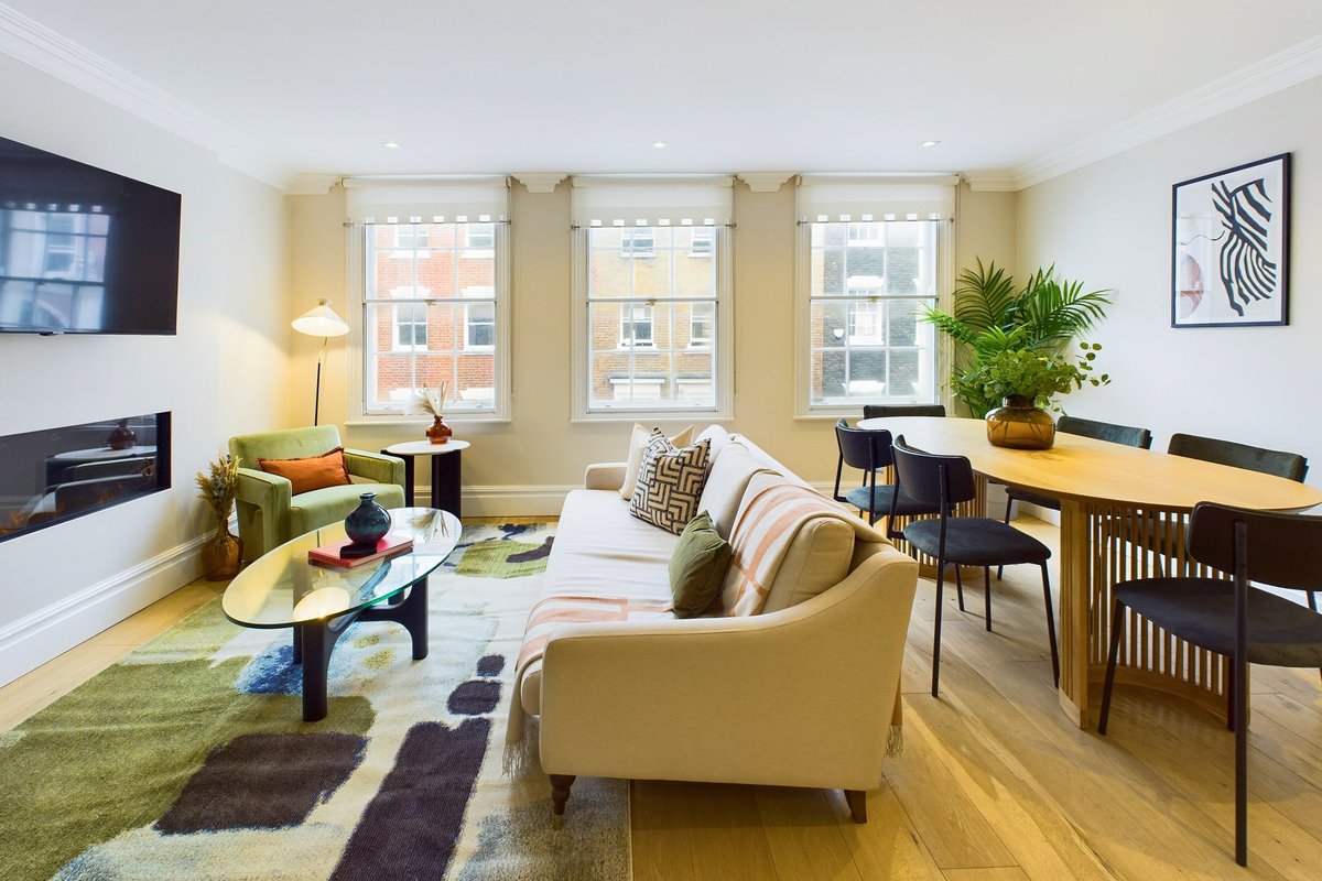 Spacious & Beautiful Bond Street Apartment