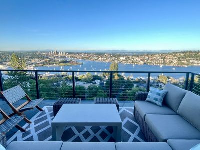 Lake View. Theater. Pinball. Chef Kitchen. EV.Gym