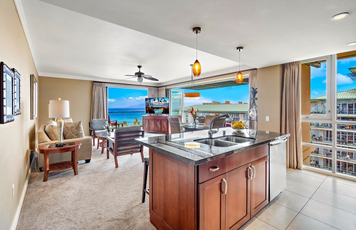 Maui Resort Rentals: Honua Kai Penthouse 3BR gallery image 3