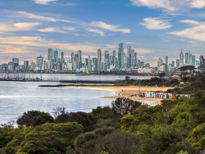 Luxurious 4 Bedroom Apartment on Brighton Beach