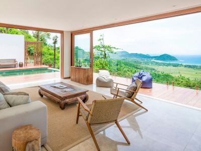 Villa Sandbar 3BR Infinity Pool at Selong Belanak