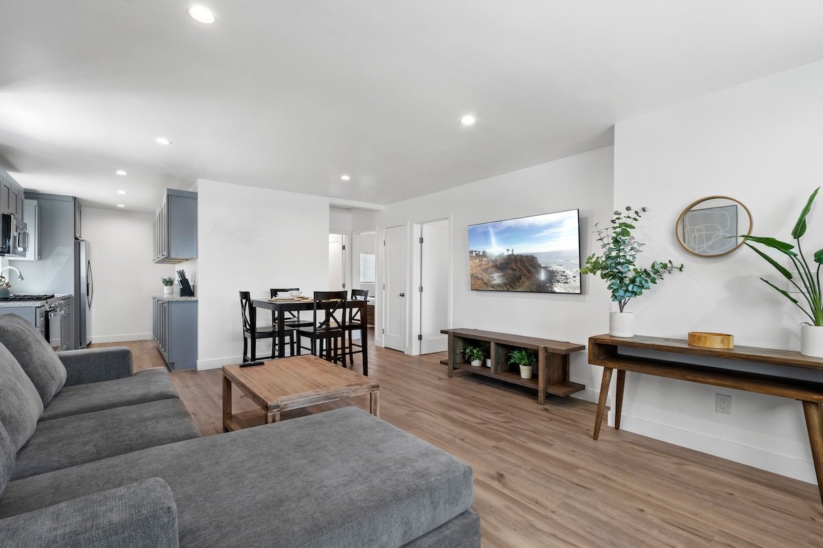 Two Homes on One Lot-Sleeps 12, Perfect for Groups gallery image 4