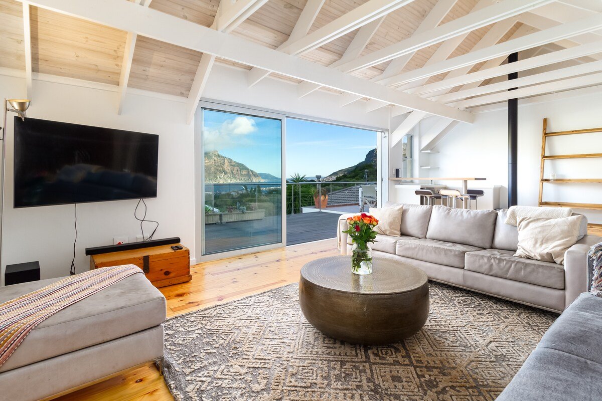 4 Bed House – Pool & Views & Garden and Inverter gallery image 4