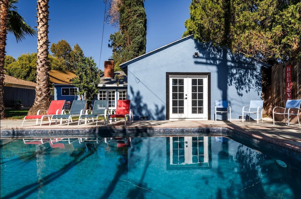 Le Bleu House – Newly Designed 3BR House w/ POOL gallery image 2